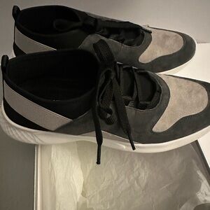 Vaneli Sport Arcis Women’s 8M Carbon Grey Suede NEW!!